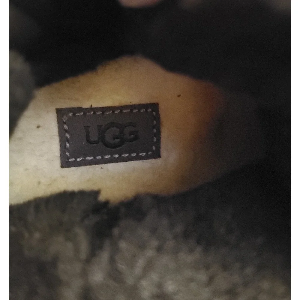 UGG Classic Koala Stuffie Boots Youth Size 10‎ Black